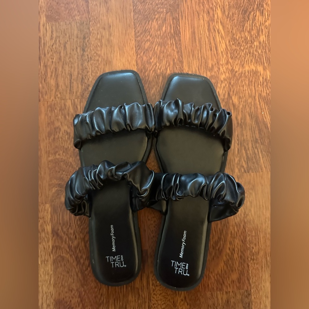 Flats - Size 9 - Never worn